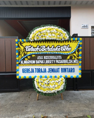 Papan Bunga Duka di Danau Tundai